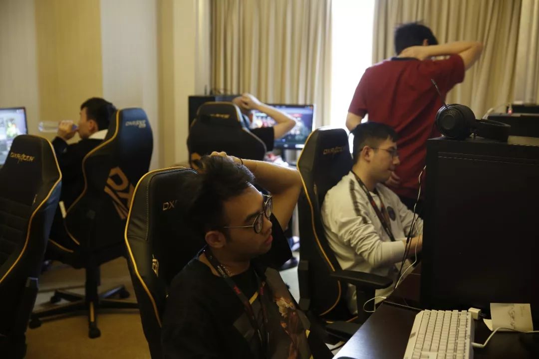 尴尬！T1成为首支在449天内拿到5个亚军的队伍