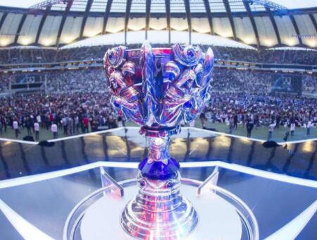 真实形态揭晓？ ThunderTalk Gaming 的纯Poke阵型几乎将所有资源投入到 Ultra Prime 中，并击败了 ThunderTalk Gaming 赢得第二场胜利。