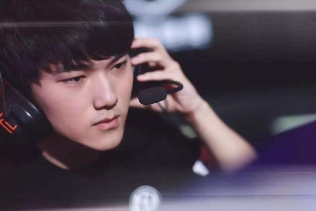 【LCS】TSM官推：下放辅助选手Shenyi至二队 上调Yursan为一队首发辅助