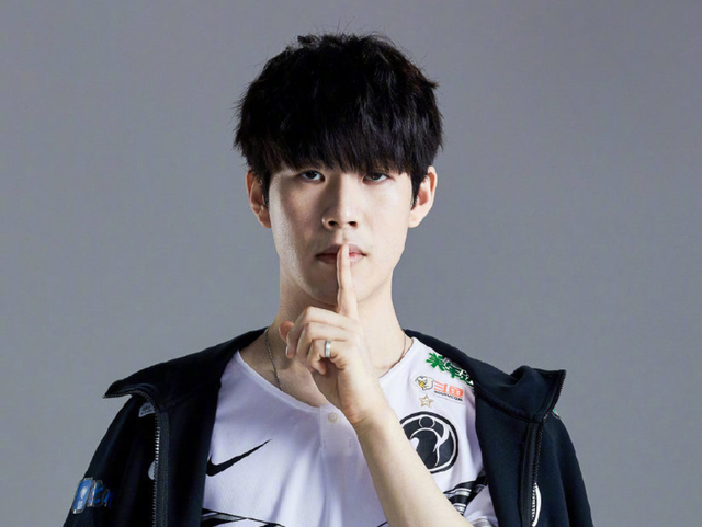 外媒爆欧美转会流言：C9曾考虑签Tarzan并签下Perkz打上单